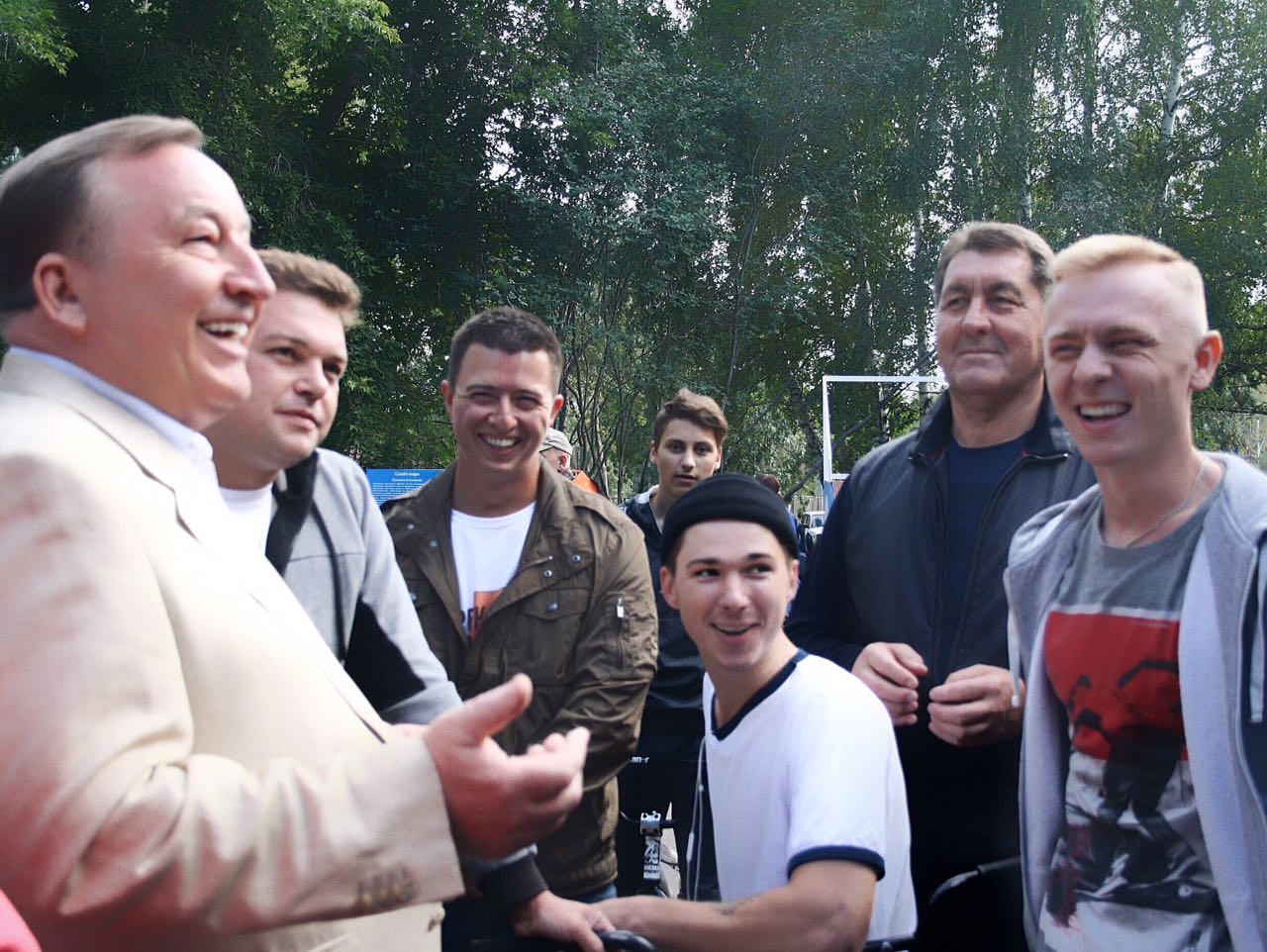 «Ростелеком» принял участие в праздновании Дня физкультурника и помог открыть площадку для экстремальных видов спорта в Барнауле